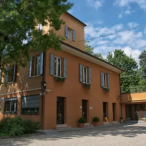 Il Villino 2*, Bologna Italia